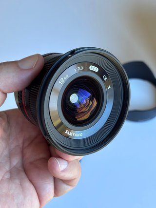 Obiettivo Samyang 12mm f/2.0 per Fujifilm