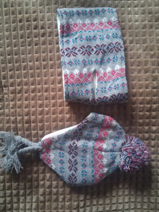 Conjunto de Gorro y Bufanda para Niña