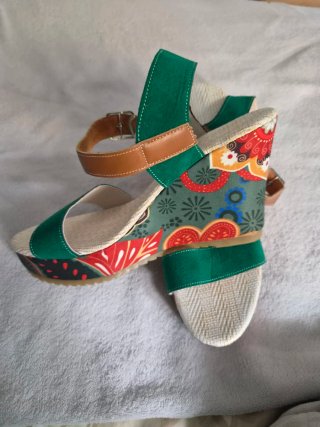 Sandalias de Cuña Estampadas