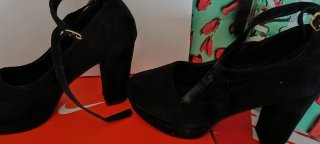 Zapatos de tacón alto negros
