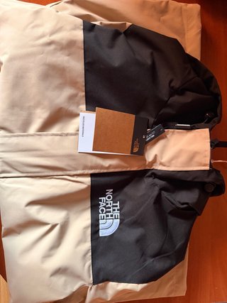 Chubasquero The North Face Beige y Negro