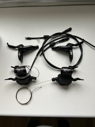 Pulsadores y Manetas Shimano 11v