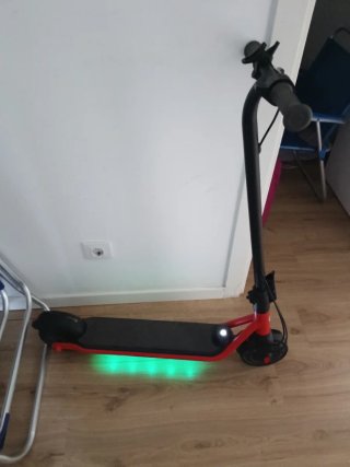 Patinete Eléctrico con Luces LED