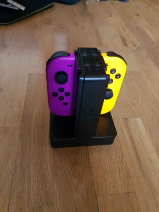SOPORTE CARGADOR PARA JOY-CON · NINTENDO SWITCH