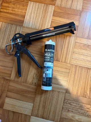 Pistola de Silicona y Sellador Axton