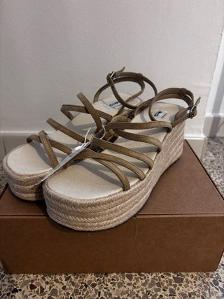 Sandalias de cuña Mango