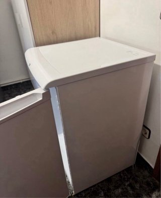 Nevera compacta blanca