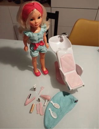 Nancy Peluquería con Accesorios