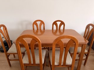 Mesa Extensible y 6 Sillas de Comedor