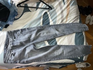 Pantalones Pitillo Grises