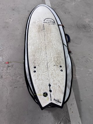 Tabla de Surf Flysurfer 6'6 con funda