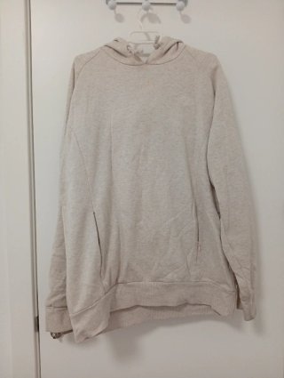 Sudadera con capucha beige