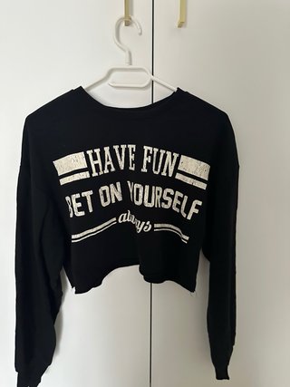 Sudadera Negra con Estampado