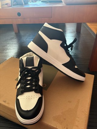 Zapatillas Deportivas Blancas y Negras