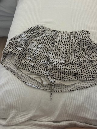 Falda pantalón Pull&Bear blanca con puntos