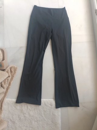 Pantalón deportivo negro