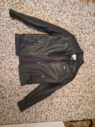 Chaqueta de cuero negra