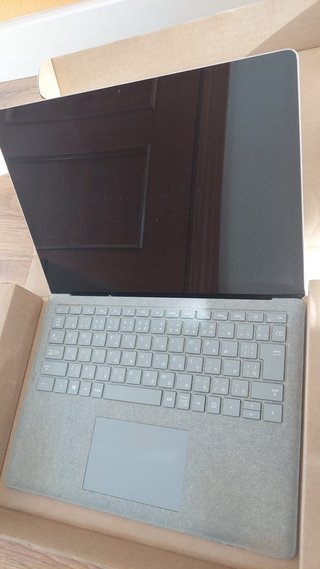 Microsoft Surface Laptop 2