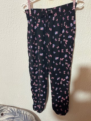 Pantalón de verano con estampado de mariposas