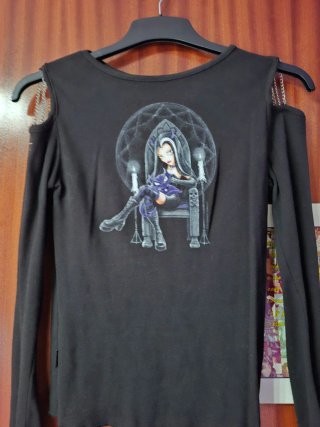 Camiseta manga larga Spiral. Estampado gotico