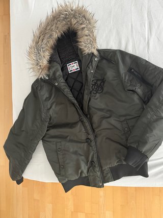 Cazadora Impermeable SikSilk con Capucha