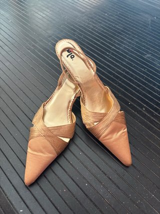 Zapatos Dorados con Tacón Talla 39