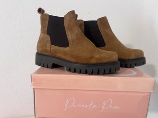 Botines de ante marrones