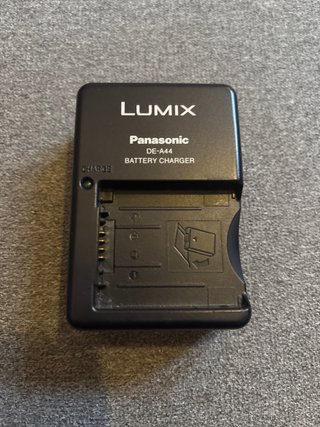 Caricabatterie LUMIX Panasonic DE-A44