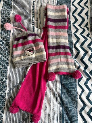 Pack Hello Kitty: 2 Bufandas y 2 Gorros