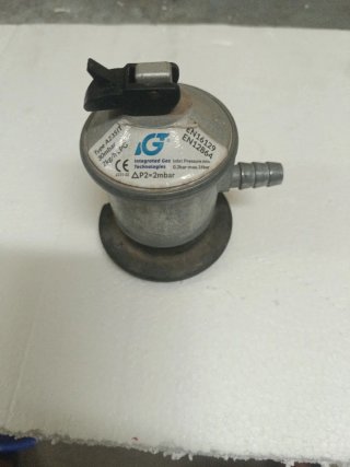Regolatore di gas per bombola nuovo da aprire
