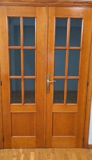 Puertas Dobles de Madera y Cristal