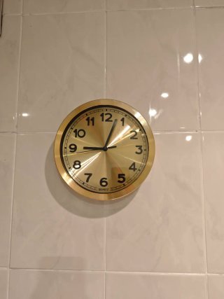 Reloj de Pared Circular Dorado