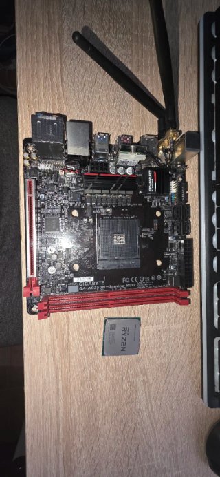 Placa Base ITX + Ryzen 5
