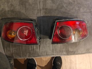 Pilotos traseros Seat
