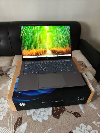HP OmniBook X: 14" touch, Snapdragon X Elite