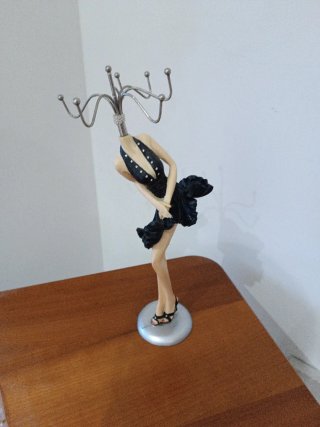 Colgador de Joyas Figura Femenina