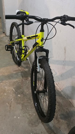 Bicicleta JWenti de MTB 26 Amarilla Talla 17