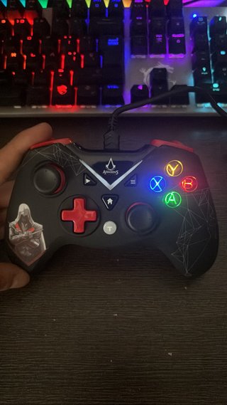 Mando con cable Assassin's Creed NUEVO