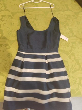 Vestido corto de rayas azul y blanco