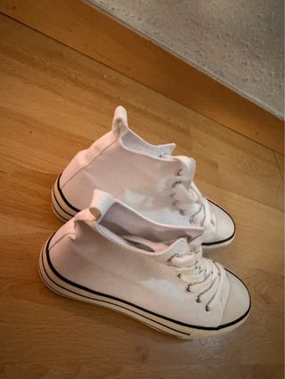 Zapatillas Blancas Tipo Bota