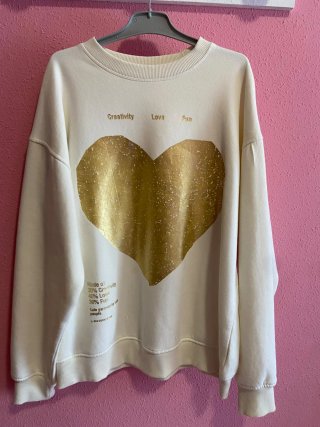 Sudadera Blanca con Corazón Dorado
