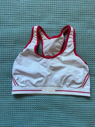 Top deportivo Unno blanco y rojo