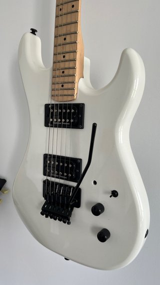 Guitarra Eléctrica Kramer Pacer Vintage blanca