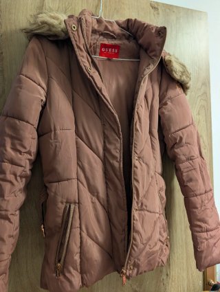 Chaqueta / Cazadora GUESS original, 55 euros.