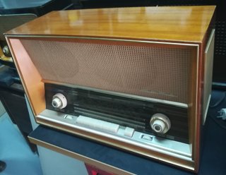 Radio de Válvulas Saba Wildbad 125