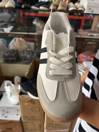 Zapatillas arregladas