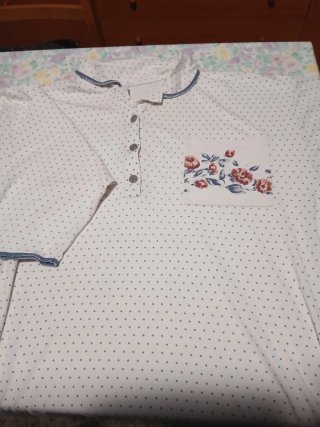 Camison de lunares con detalle floral