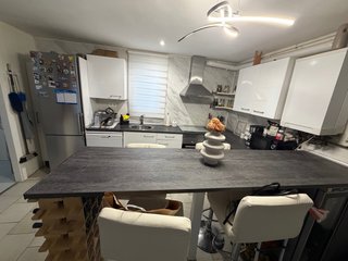 Cocina completa con barra
