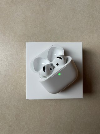 Apple AirPods 4