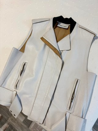 Chaleco de piel Bimba y Lola blanco